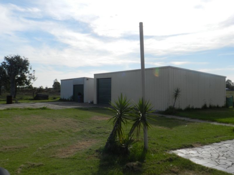 17 Topaz Crescent, Lockyer Waters QLD 4311