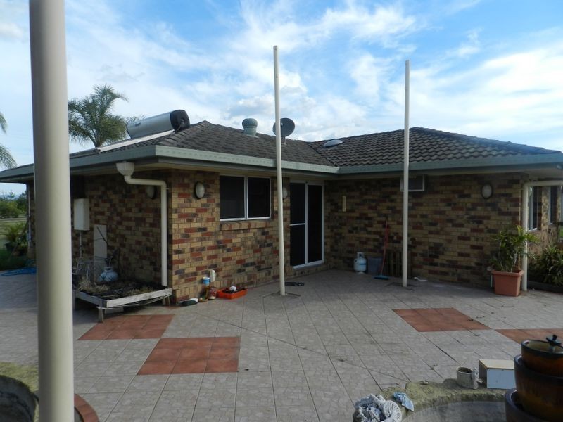 17 Topaz Crescent, Lockyer Waters QLD 4311