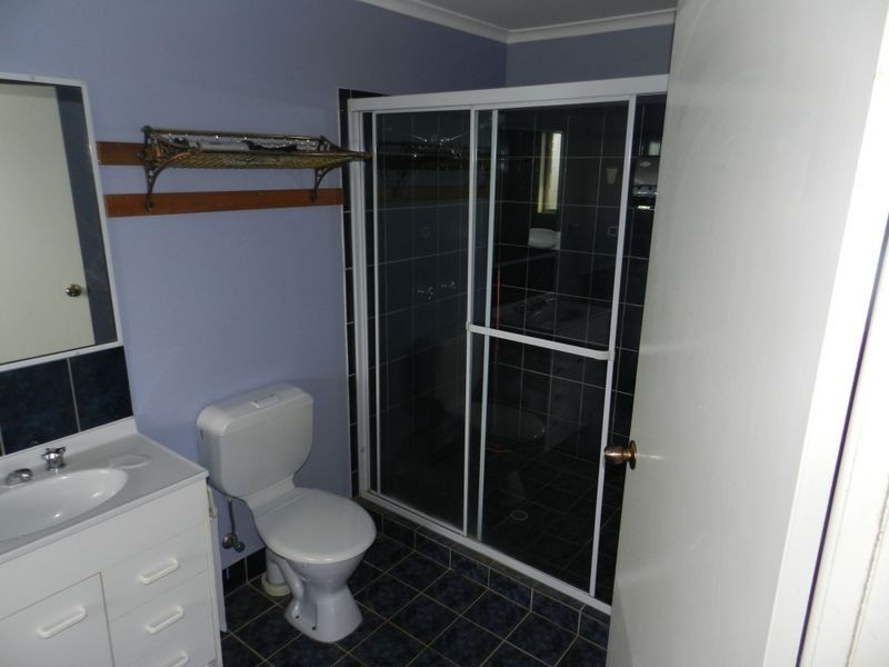 17 Topaz Crescent, Lockyer Waters QLD 4311