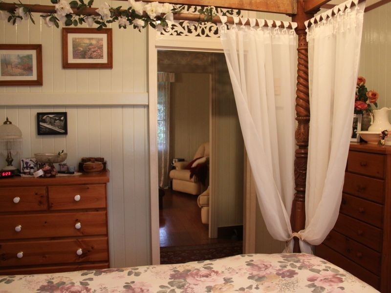 17 Qually Road, Lockyer Waters QLD 4311