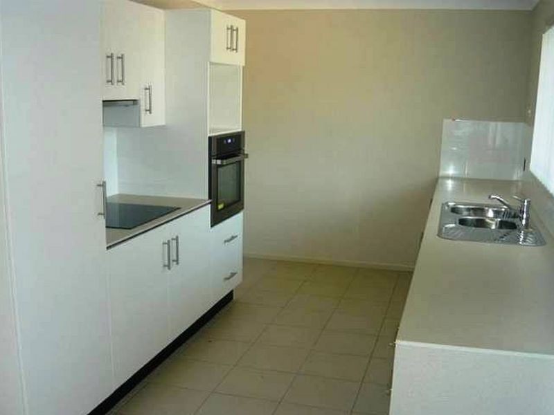 21 Brolga, Adare QLD 4343