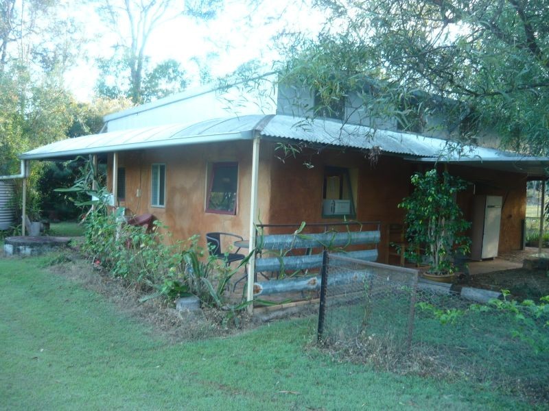 215 Bartleys Rd, Spring Creek QLD 4343