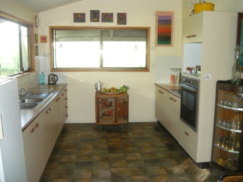 215 Bartleys Rd, Spring Creek QLD 4343