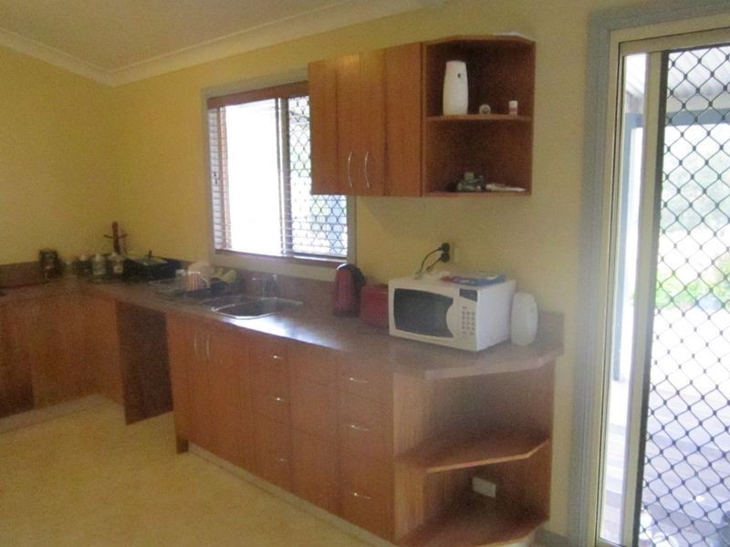 21 Pine Crescent, Esk QLD 4312