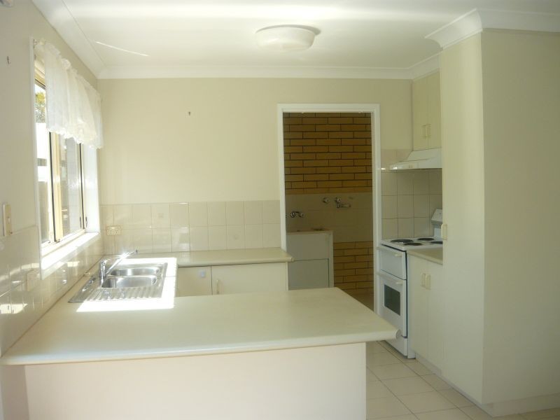 Unit 1 25 Lake Apex Drive, Gatton QLD 4343