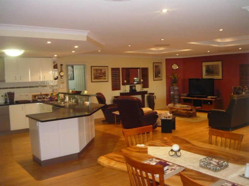 10 Caitlin Court, Placid Hills QLD 4343