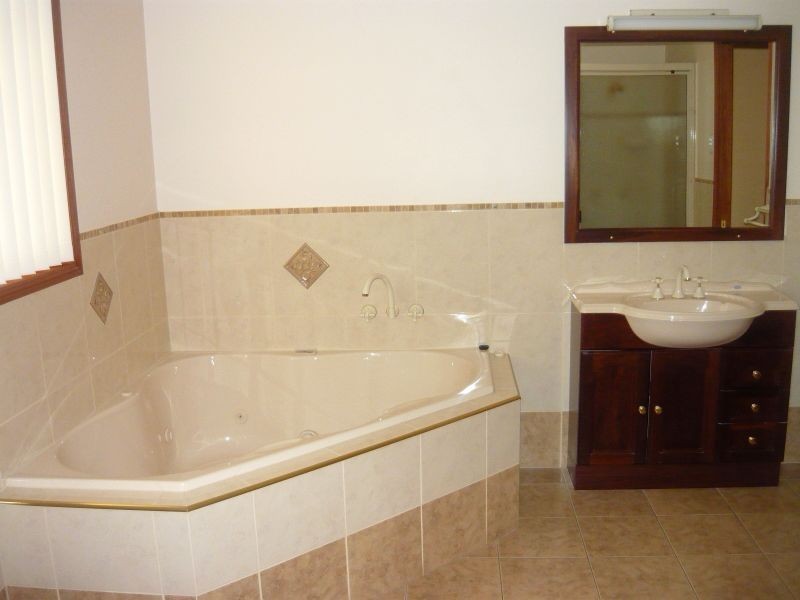 99 Huntingdale Crescent, Placid Hills QLD 4343