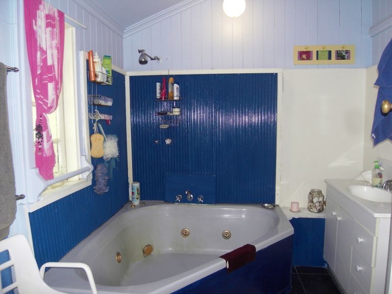 6 Christopher Street, Grantham QLD 4347