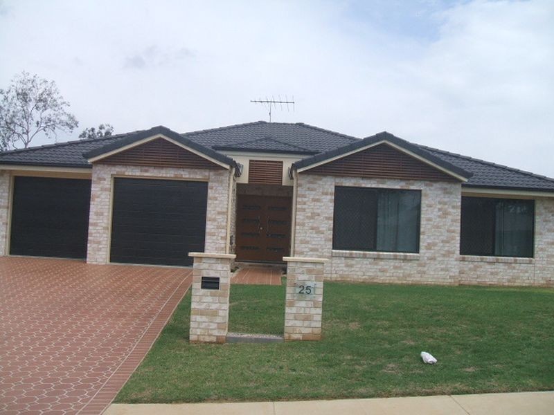 25 Rogers Street, Gatton QLD 4343