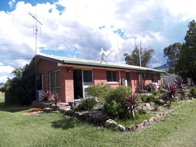 42 West Haldon Road, Woodbine QLD 4343