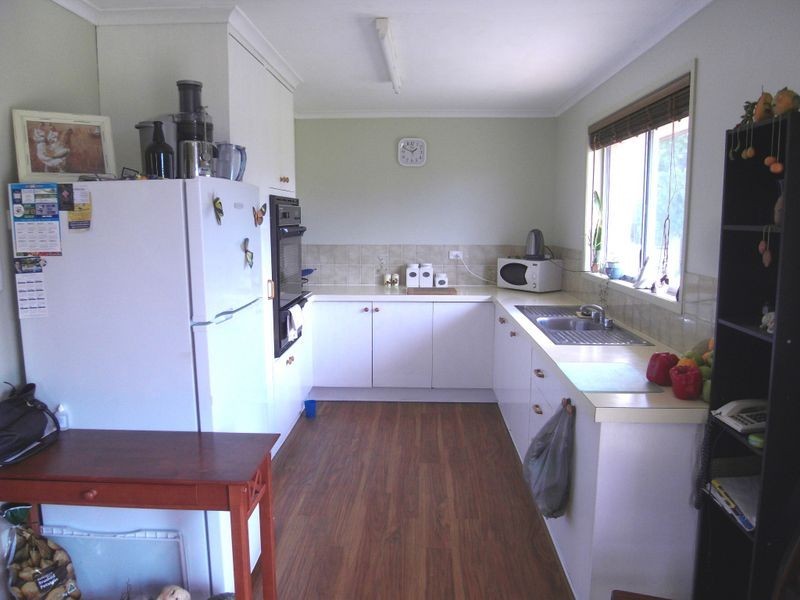 42 West Haldon Road, Woodbine QLD 4343