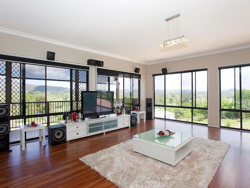 15 Belmore Drive, Withcott QLD 4352