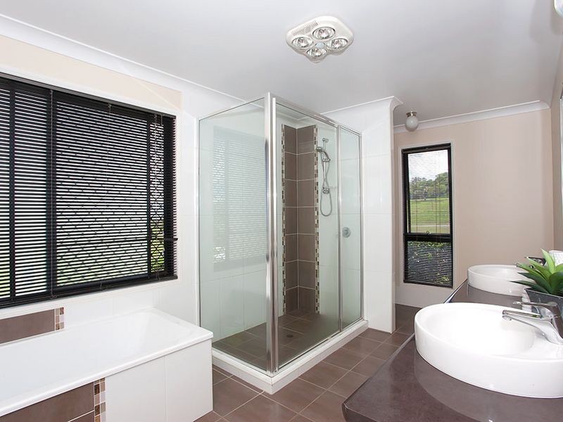 15 Belmore Drive, Withcott QLD 4352