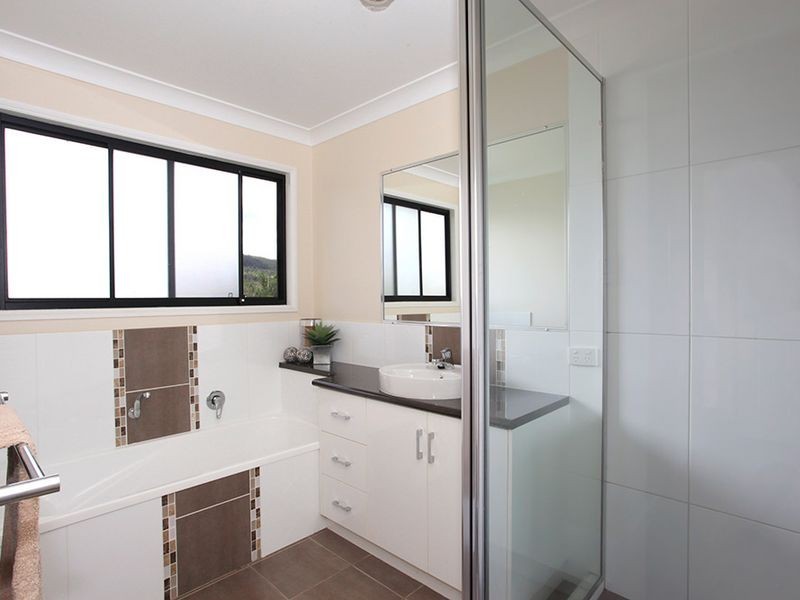 15 Belmore Drive, Withcott QLD 4352