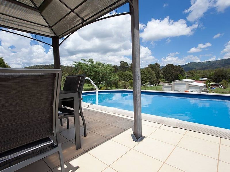 15 Belmore Drive, Withcott QLD 4352