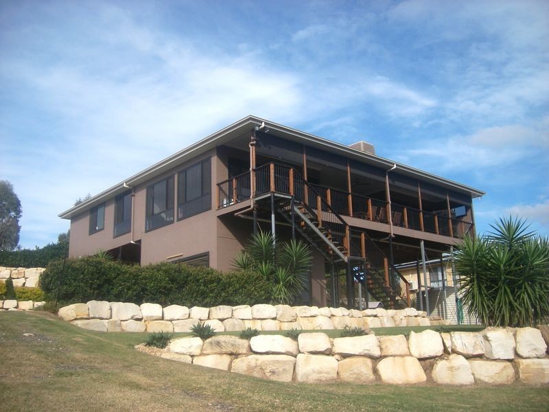 15 Belmore Drive, Withcott QLD 4352