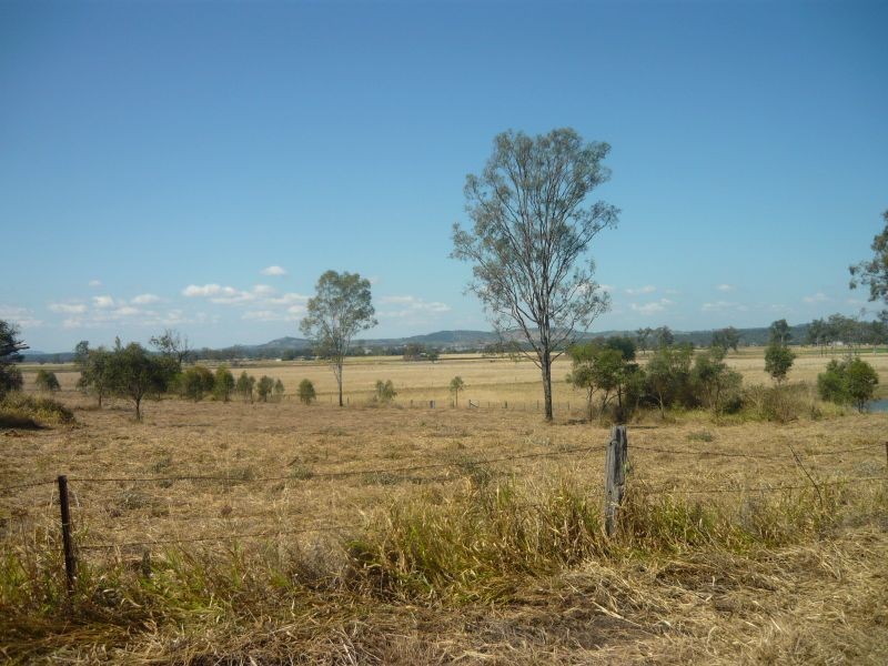 2 Fielding Road, College View QLD 4343