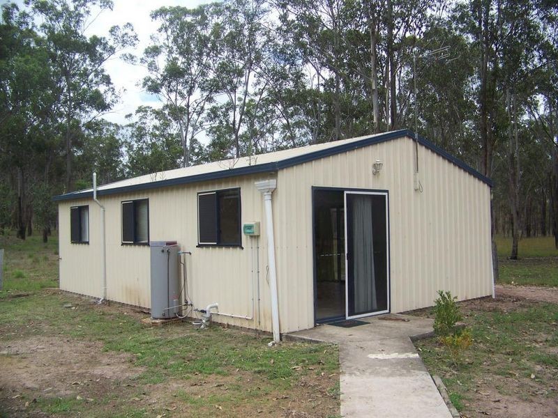 8 Lewis Court, Lockyer Waters QLD 4311