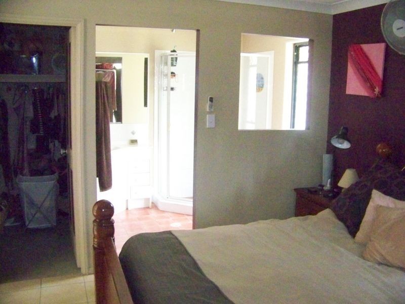 8 Lewis Court, Lockyer Waters QLD 4311