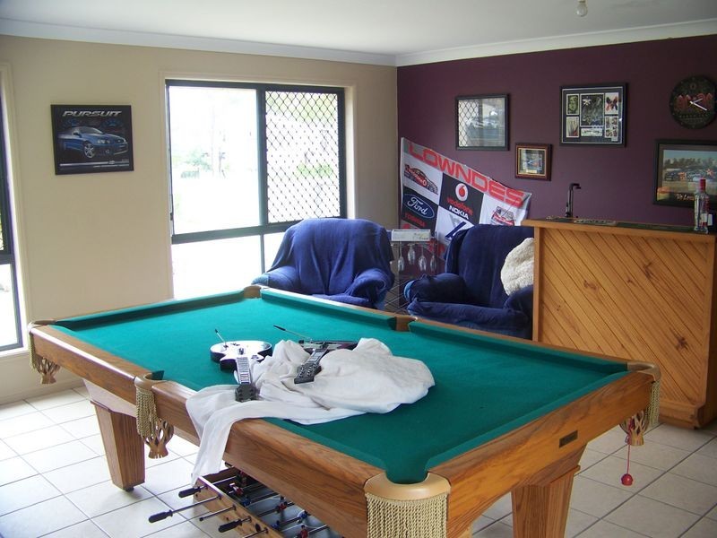 8 Lewis Court, Lockyer Waters QLD 4311