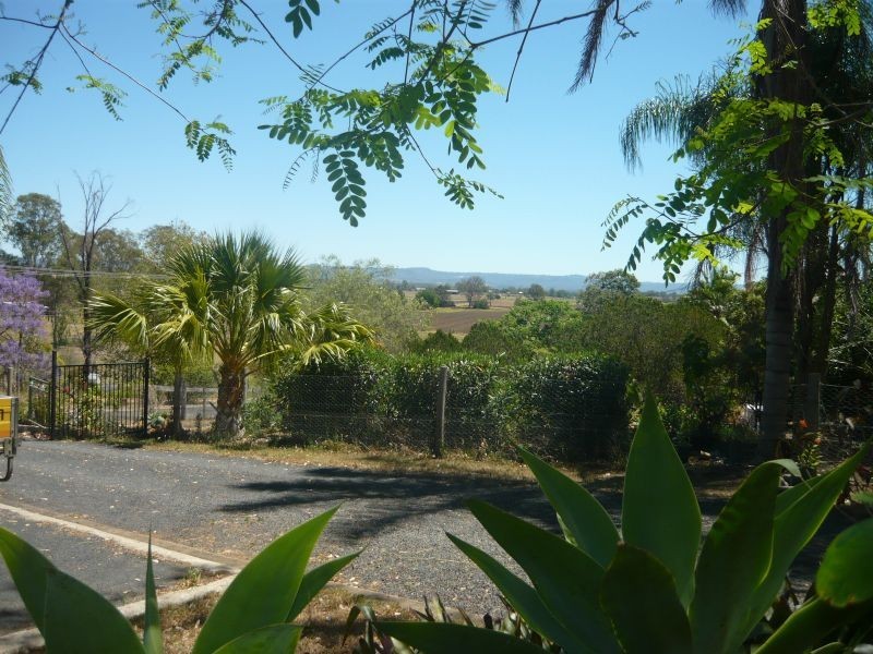 13 Christopher, Grantham QLD 4347