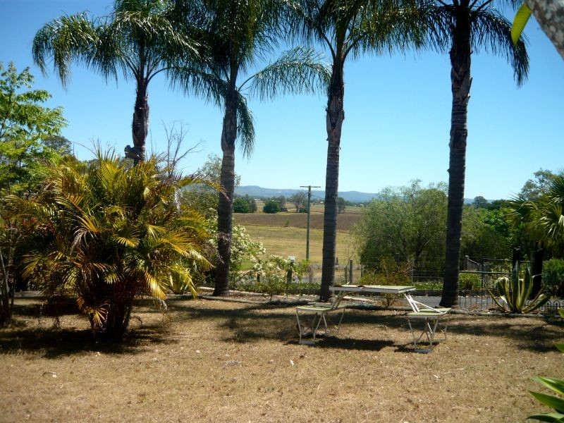 13 Christopher, Grantham QLD 4347
