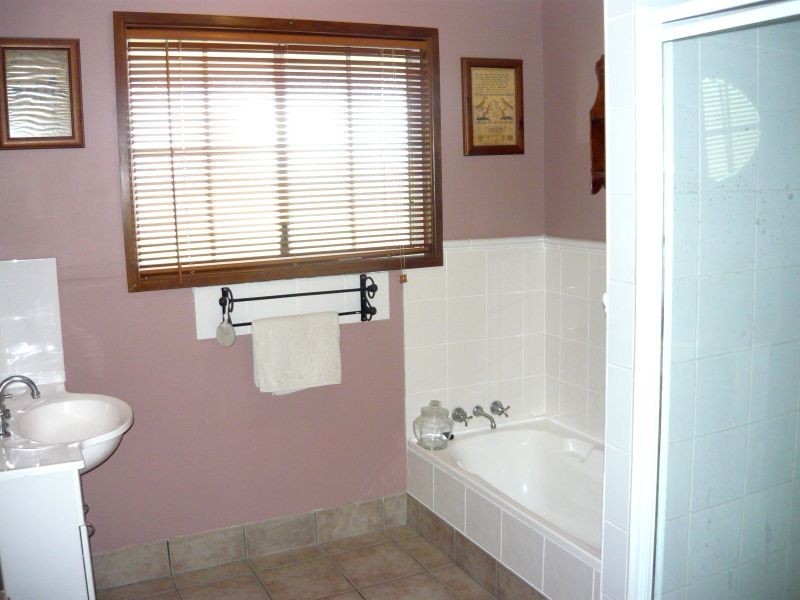 74 Lakes Drive, Laidley Heights QLD 4341