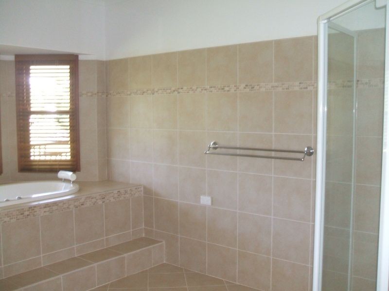 95 Nangara Road, Lockyer Waters QLD 4311