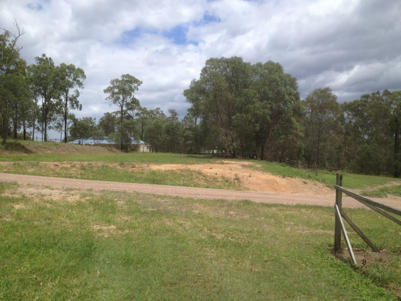 6 Balmoral Court, Mount Hallen QLD 4312