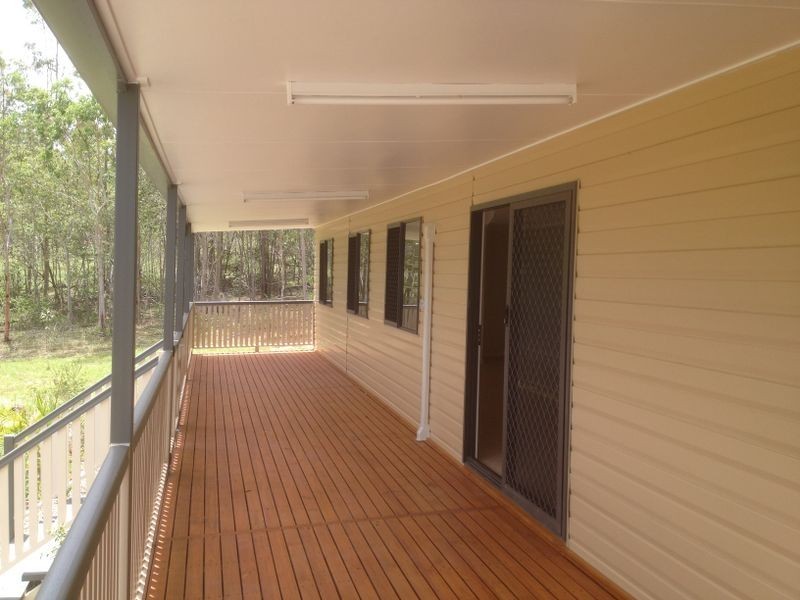 6 Balmoral Court, Mount Hallen QLD 4312