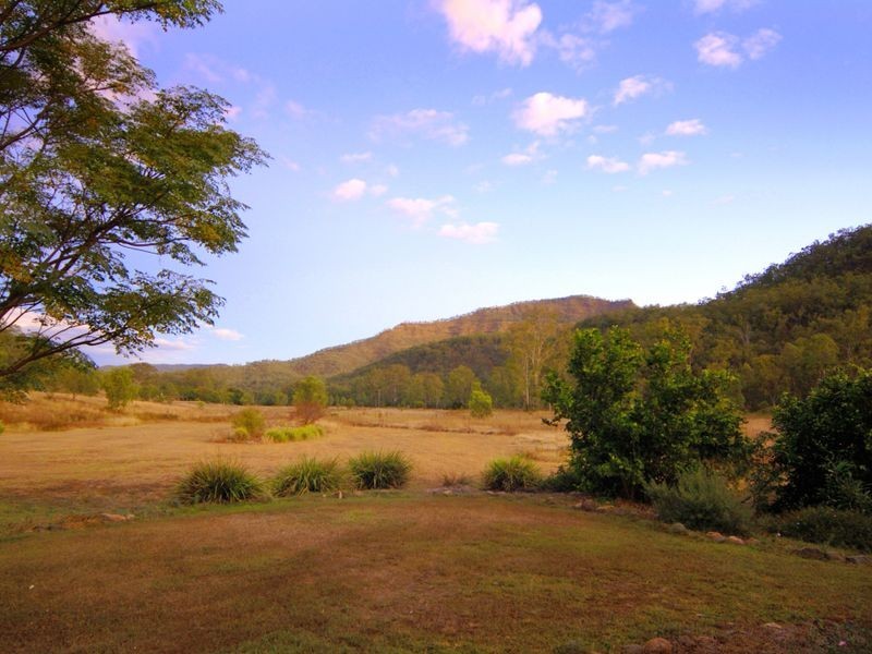 819 Left Hand Branch Road, Gatton QLD 4343
