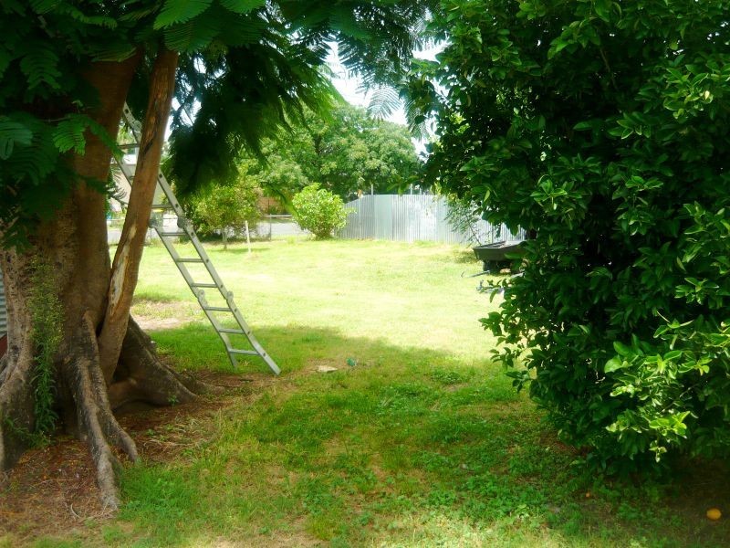 6 Robert Street, Forest Hill QLD 4342