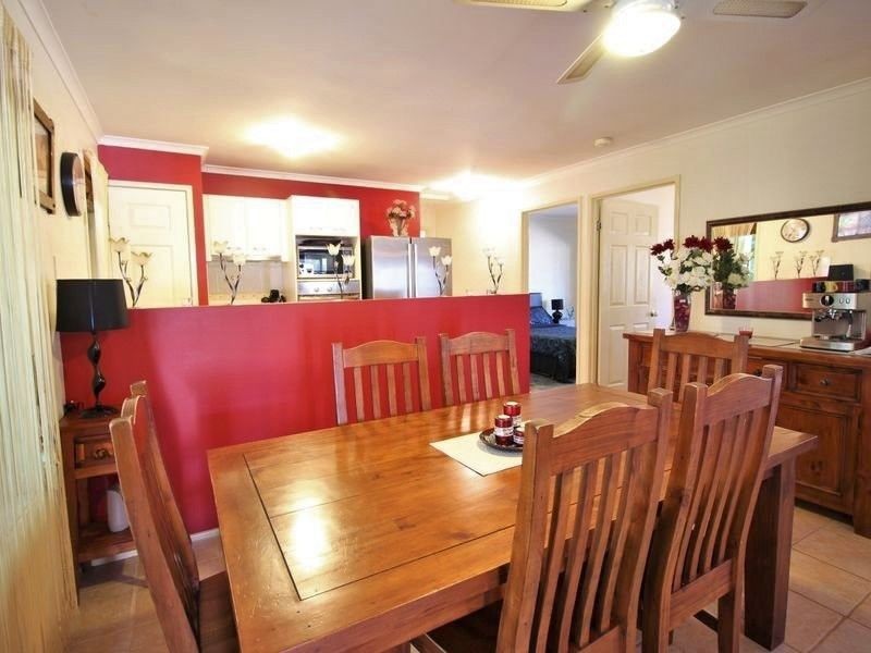 52 Buckingham Court, Mount Hallen QLD 4312