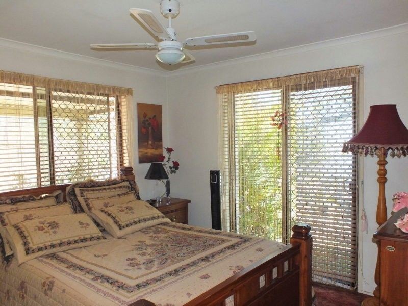 52 Buckingham Court, Mount Hallen QLD 4312