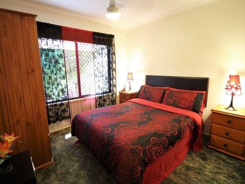 52 Buckingham Court, Mount Hallen QLD 4312