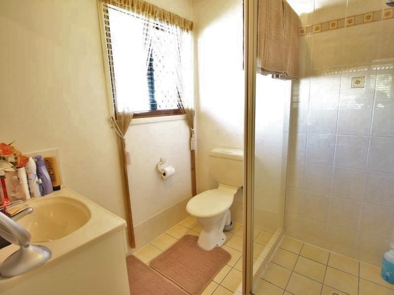 52 Buckingham Court, Mount Hallen QLD 4312