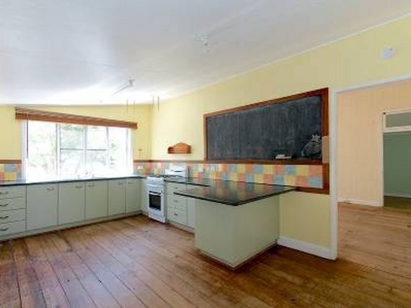 19 James Street, Lowood QLD 4311