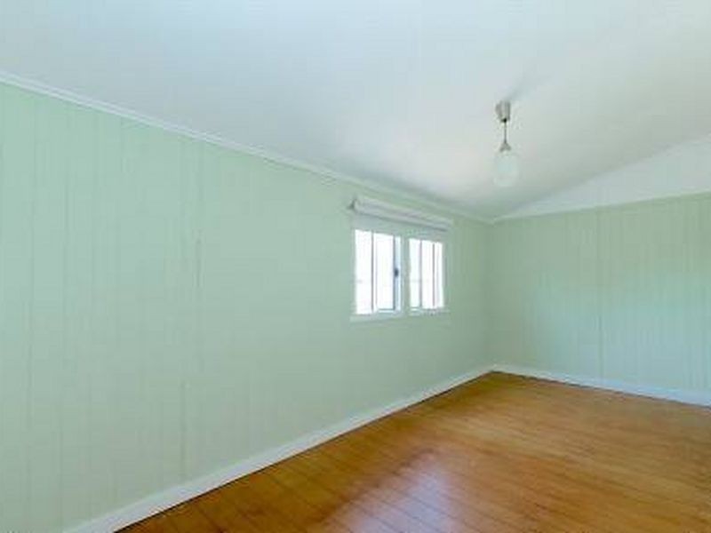 19 James Street, Lowood QLD 4311
