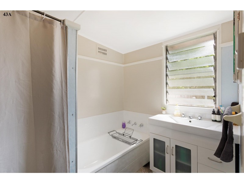 43A & 43B Carp Street, Bega NSW 2550