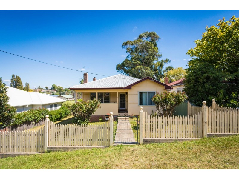 11 Wallace Street, Bega NSW 2550
