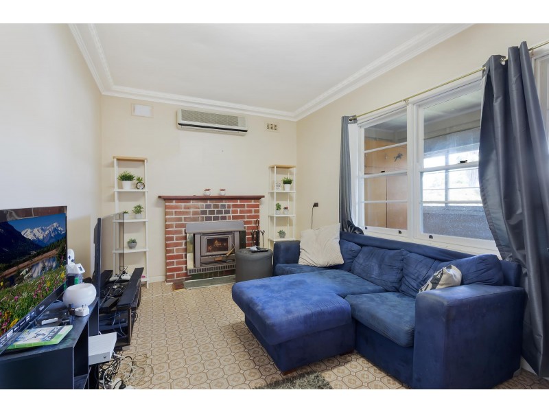 11 Wallace Street, Bega NSW 2550