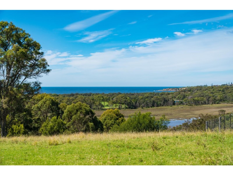8 Wheeler Avenue, Tathra NSW 2550