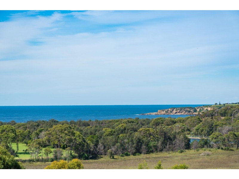 8 Wheeler Avenue, Tathra NSW 2550