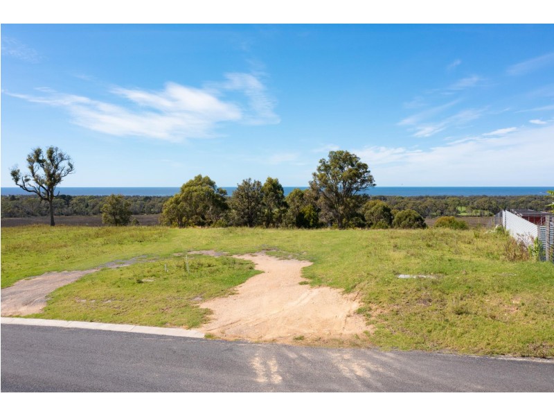 8 Wheeler Avenue, Tathra NSW 2550