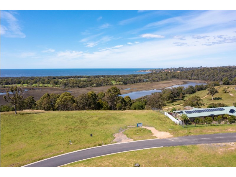 8 Wheeler Avenue, Tathra NSW 2550
