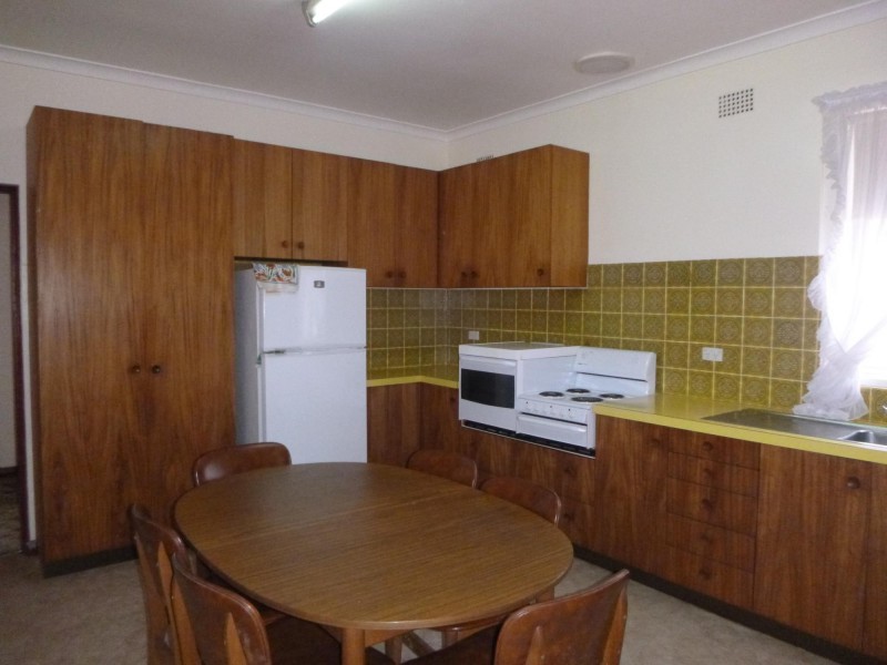 32 Hill Street, Bega NSW 2550