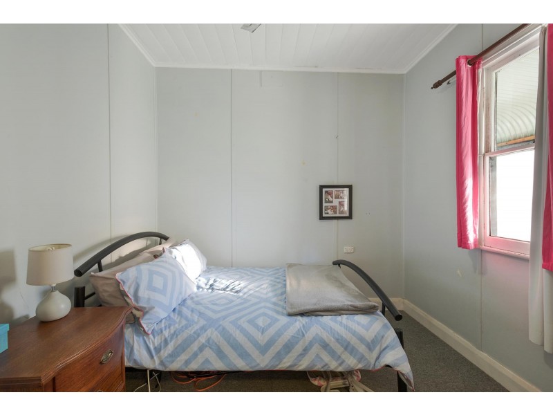 8 Gordon Street, Bega NSW 2550