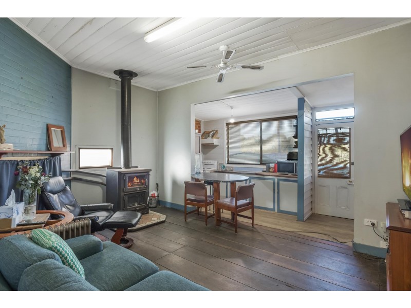 8 Gordon Street, Bega NSW 2550