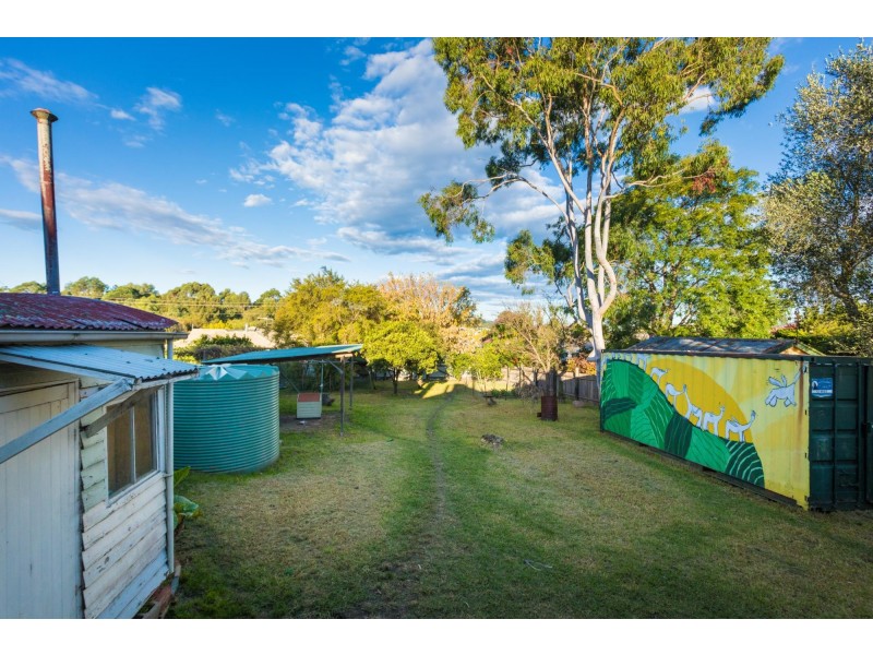 8 Gordon Street, Bega NSW 2550