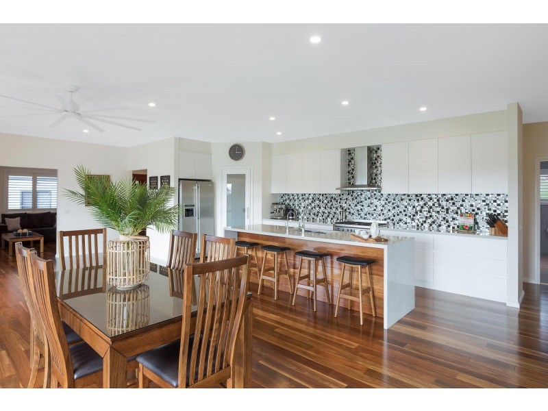 1 Newlyns Place, Bega NSW 2550